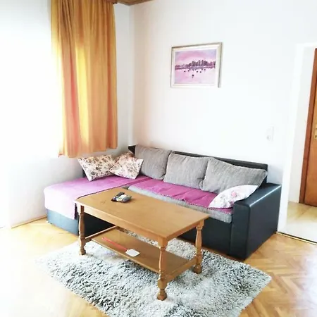 Apartment Maric *